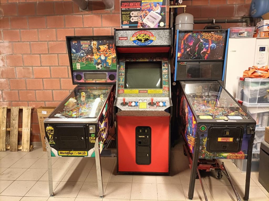 2 flipperkasten en arcade cabinet, Verzamelen, Zo goed als nieuw, Ophalen, Overige merken, Dot-matrix