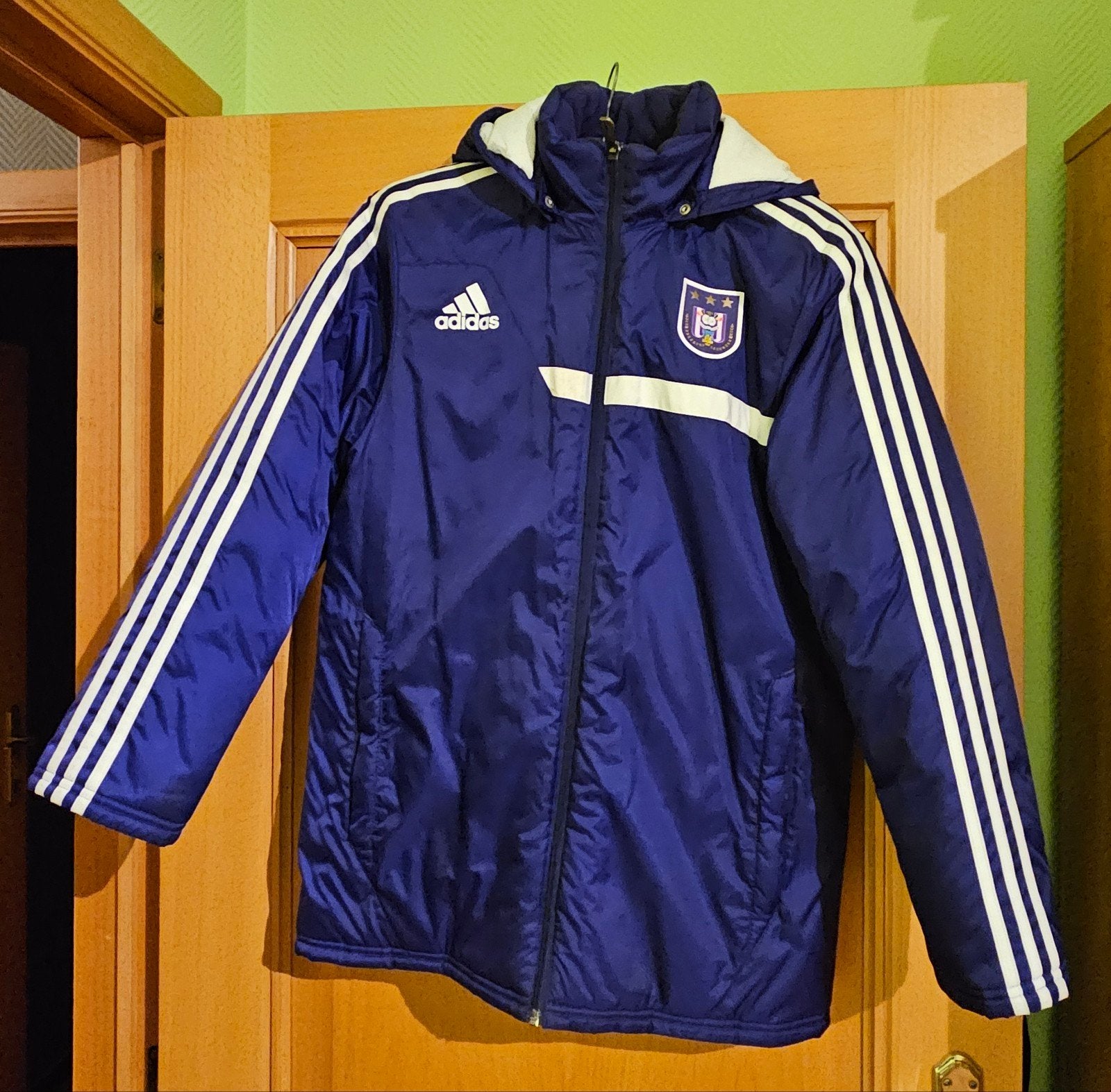Veste d'hiver RSCA taille 14 ans, Enfants & Bébés, Vêtements enfant | Taille 164, Enlèvement