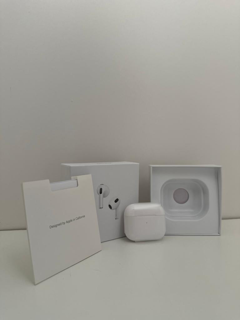 AirPods 3e generatie – Nieuwstaat, slechts 1x gebruikt, Telecommunicatie, Mobiele telefoons | Oordopjes, Ophalen of Verzenden