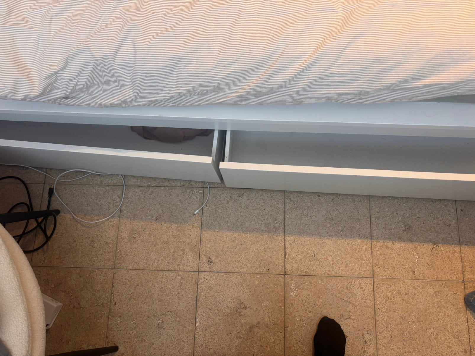 bed 2 persoons met matras  malm ikea, Ophalen