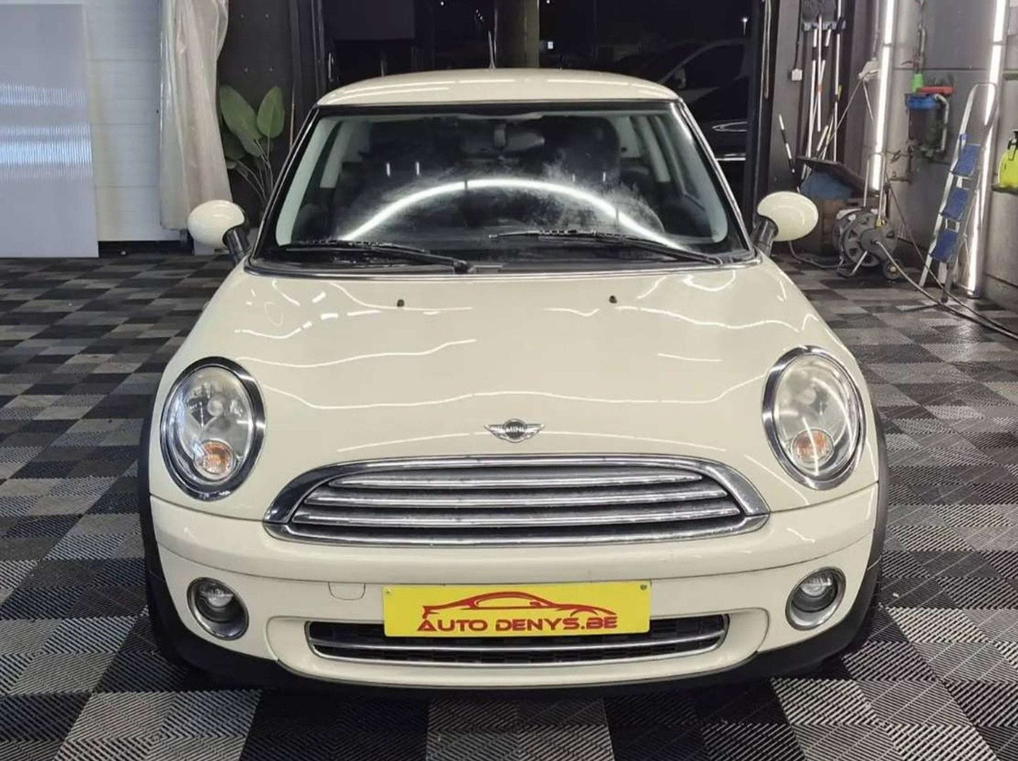 Mini One 1.4i benz. bj. 2009 102000km, Auto's, Gebruikt, 4 cilinders, https://public.car-pass.be/vhr/f339eca7-b0cc-43d6-85d4-c62814b83c3f