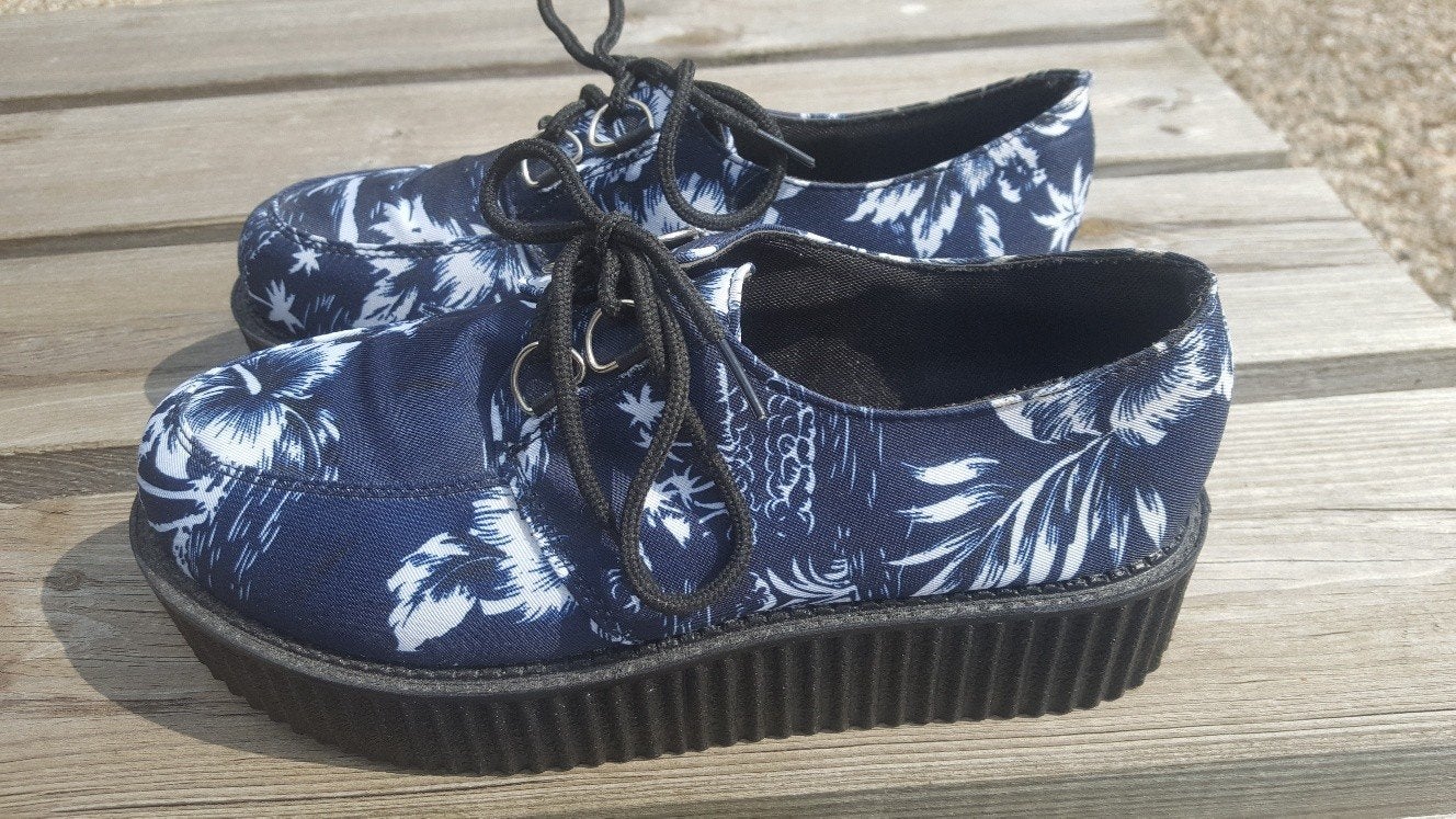 Chaussures japonaises Harajuku
Taille 39
En parfait état

Ac, Enlèvement ou Envoi
