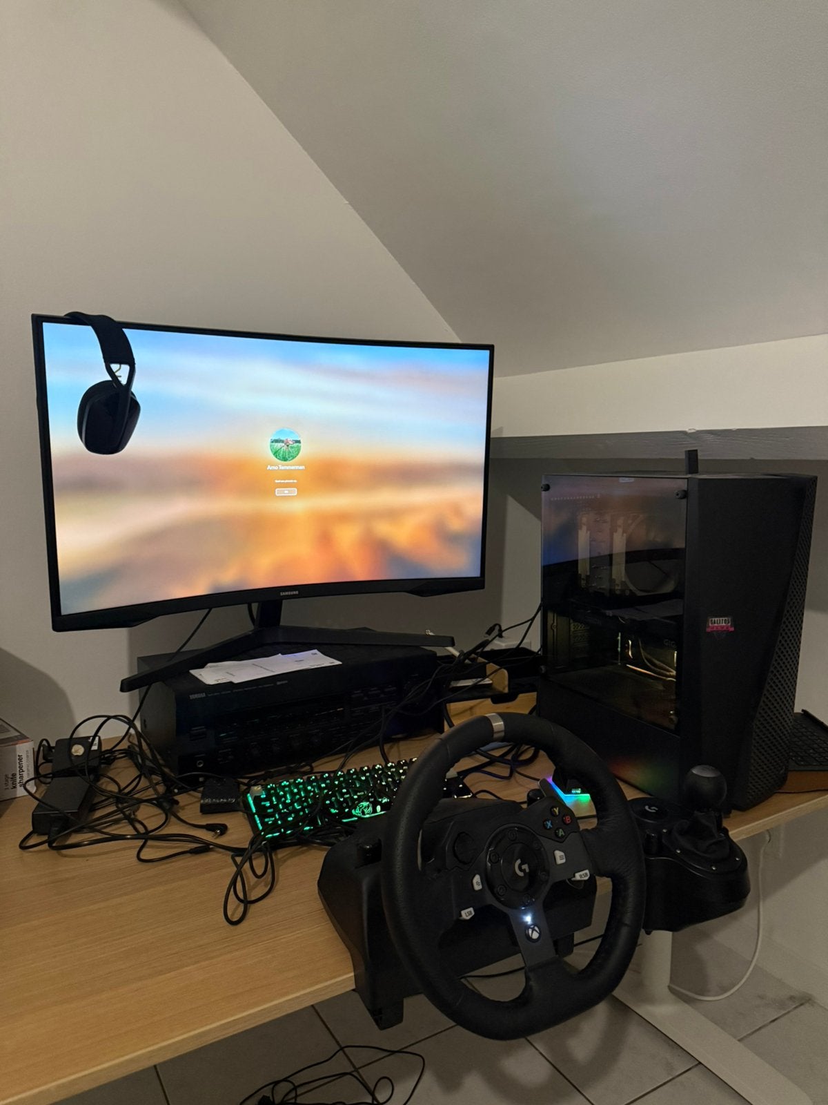 Gaming desktop - Logitech G920 - scherm - toebehoren, Computers en Software, Desktop Pc's, Zo goed als nieuw, 4 Ghz of meer, SSD