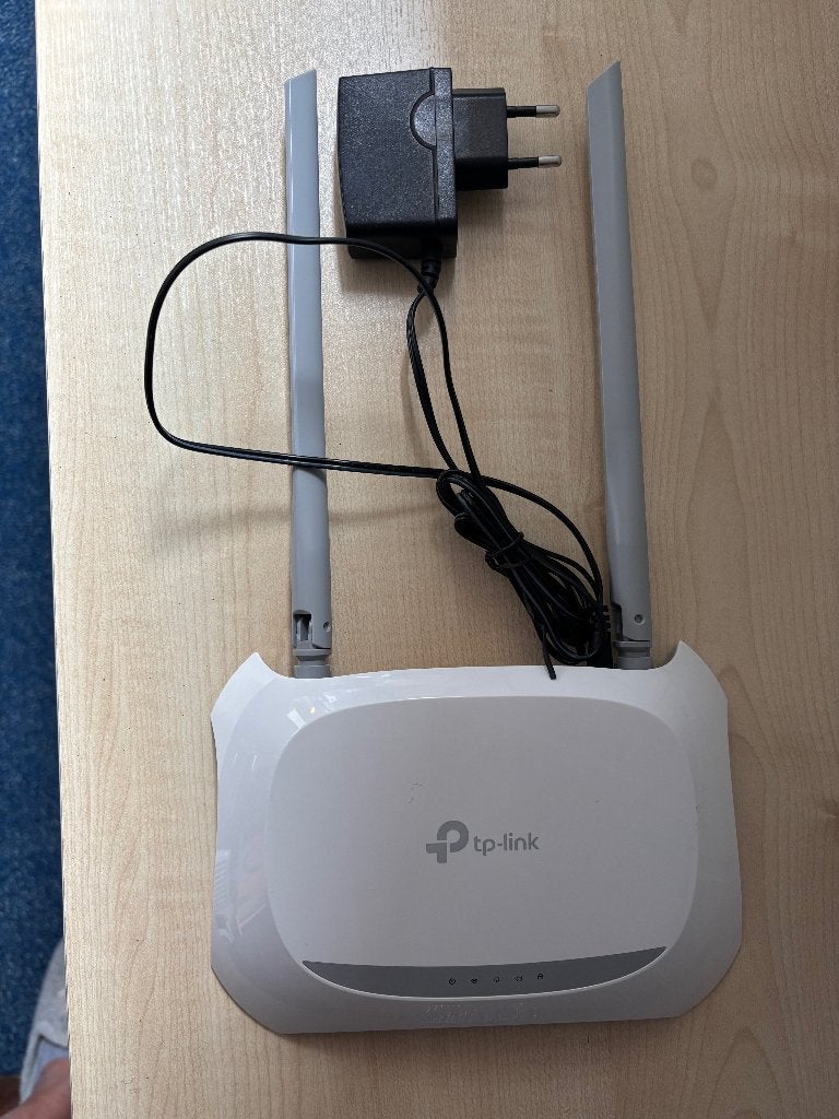 TP-LINK TL-WR840N, Computers en Software, Netwerk switches, Ophalen of Verzenden, Zo goed als nieuw