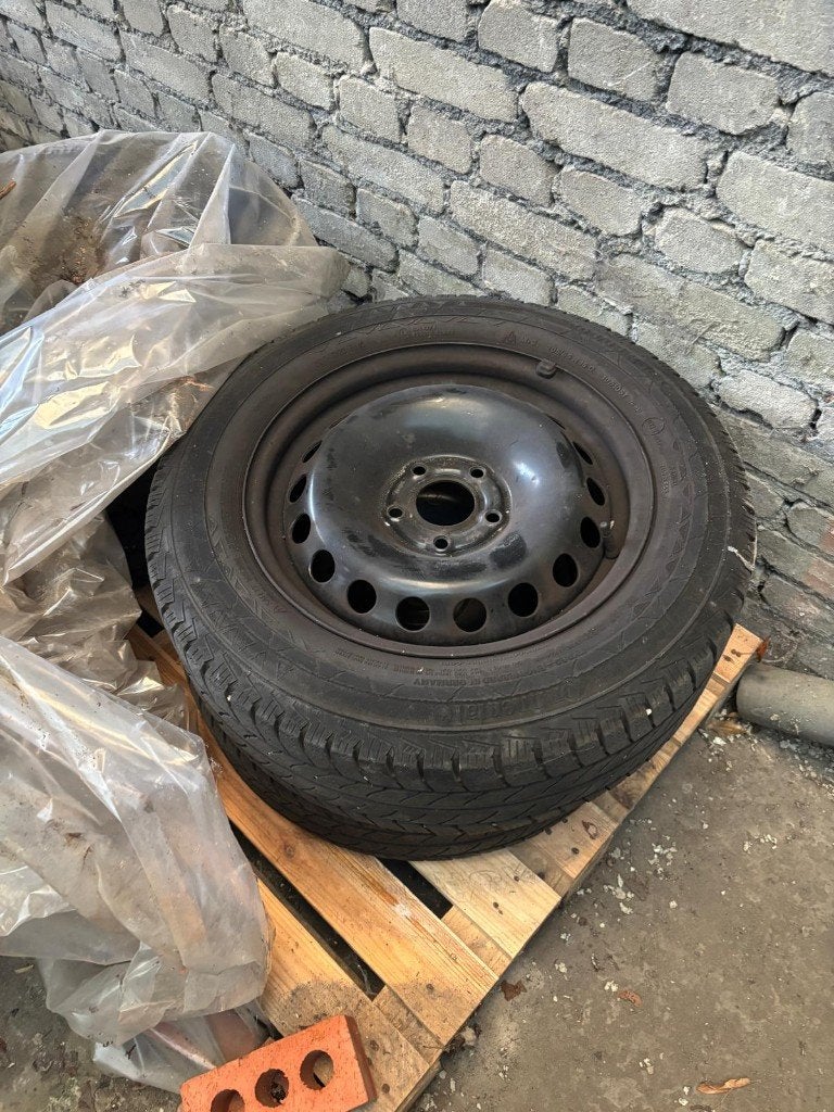 4 jantes + pneus Renault Trafic, Auto-onderdelen, Banden en Velgen, Ophalen, All Season, Velg(en)