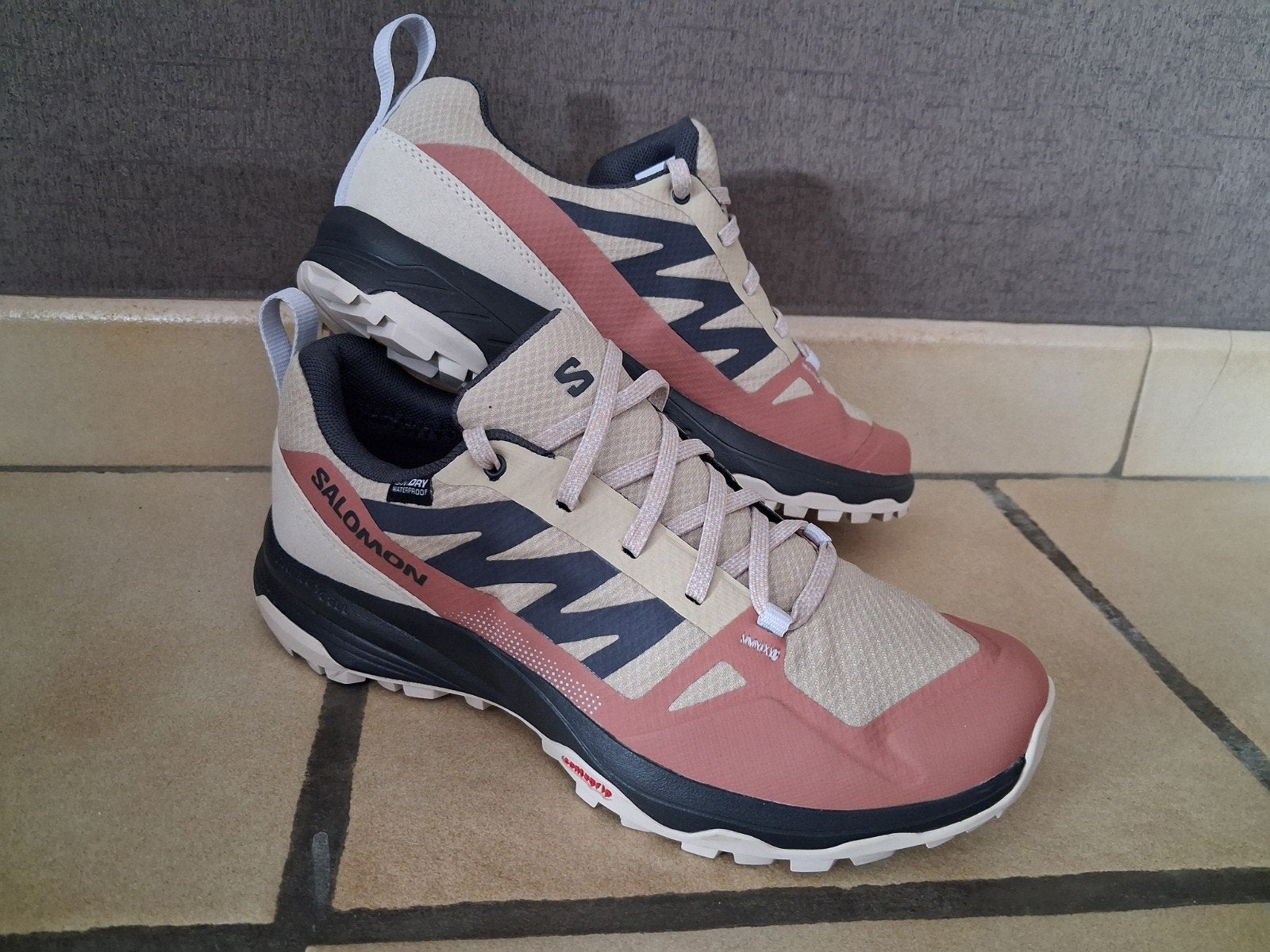 Waterdichte wandelschoenen Salomon, maat 39, Kleding | Dames, Ophalen, Salomon, Beige, Nieuw