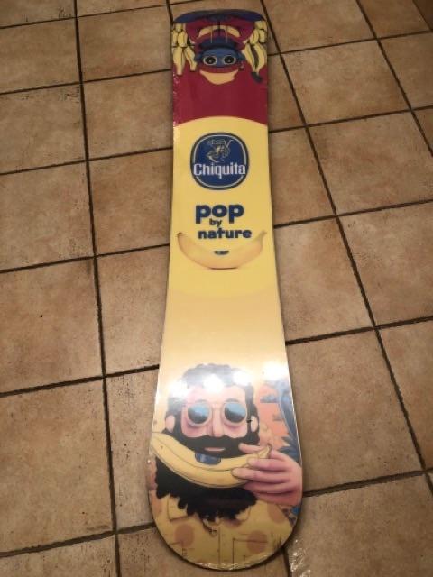 planche snowboard BANANE CHIQUITA neuve EXCLU HORS COMMERCE, Sports & Fitness, Snowboard, Neuf, Planche, Enlèvement ou Envoi