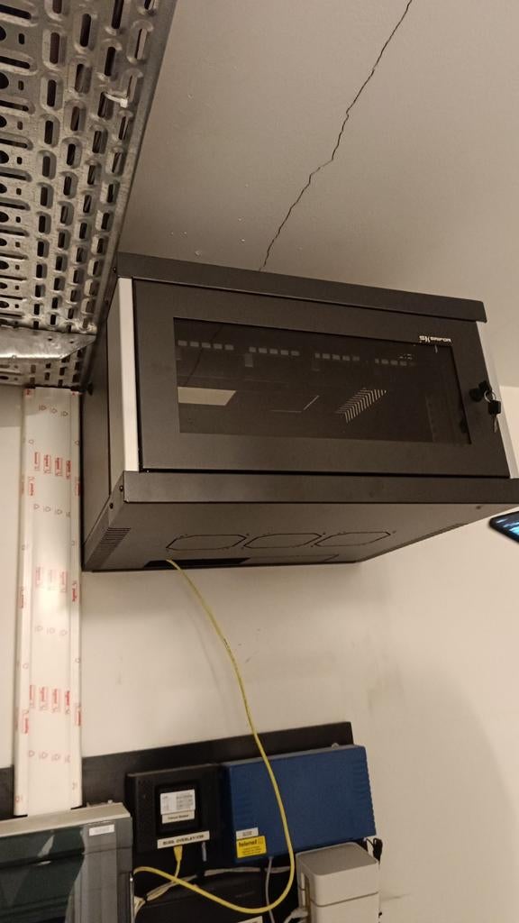 Baie de brassage informatique 6U - Saifor & Molex, Enlèvement