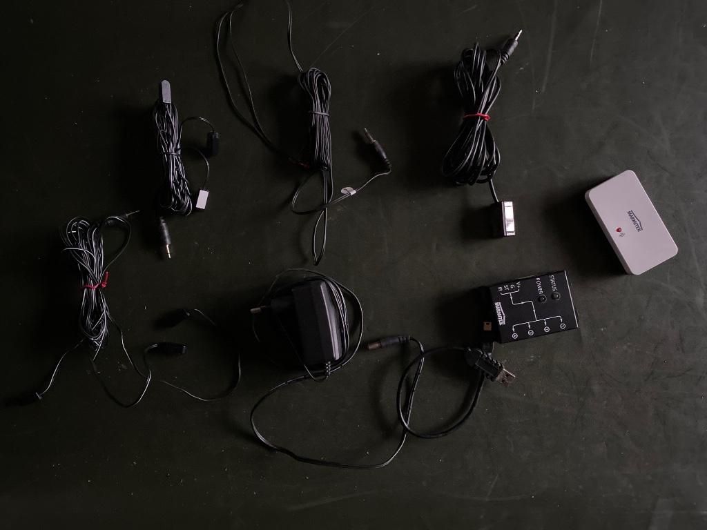 Marmitek IR Control 6 en Control 8 met extenders, Audio, Tv en Foto, Ophalen of Verzenden, Gebruikt