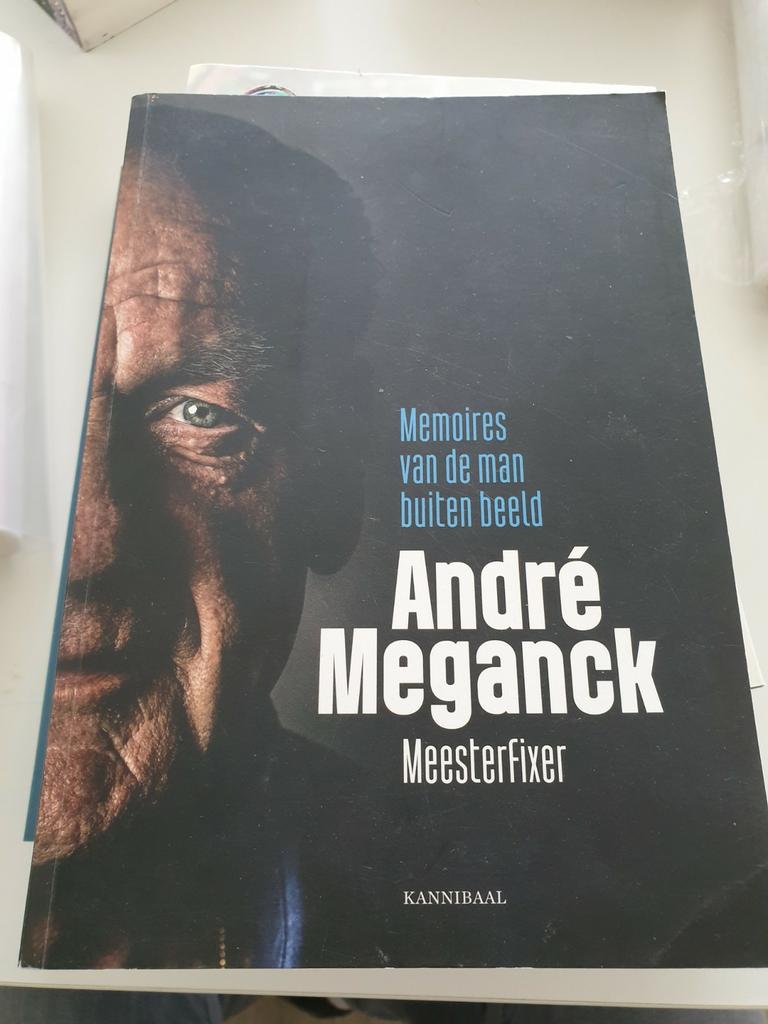 André Meganck - Memoires van de man buiten beeld, Boeken, Ophalen of Verzenden, Gelezen, André Meganck; Thijs Delrue
