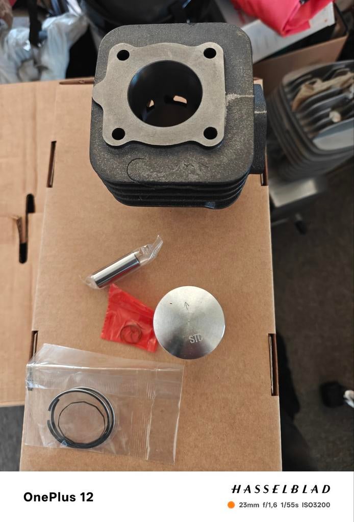 Nieuwe cylinder en piston voor de meeste Piaggio 's, Ophalen of Verzenden, Zo goed als nieuw