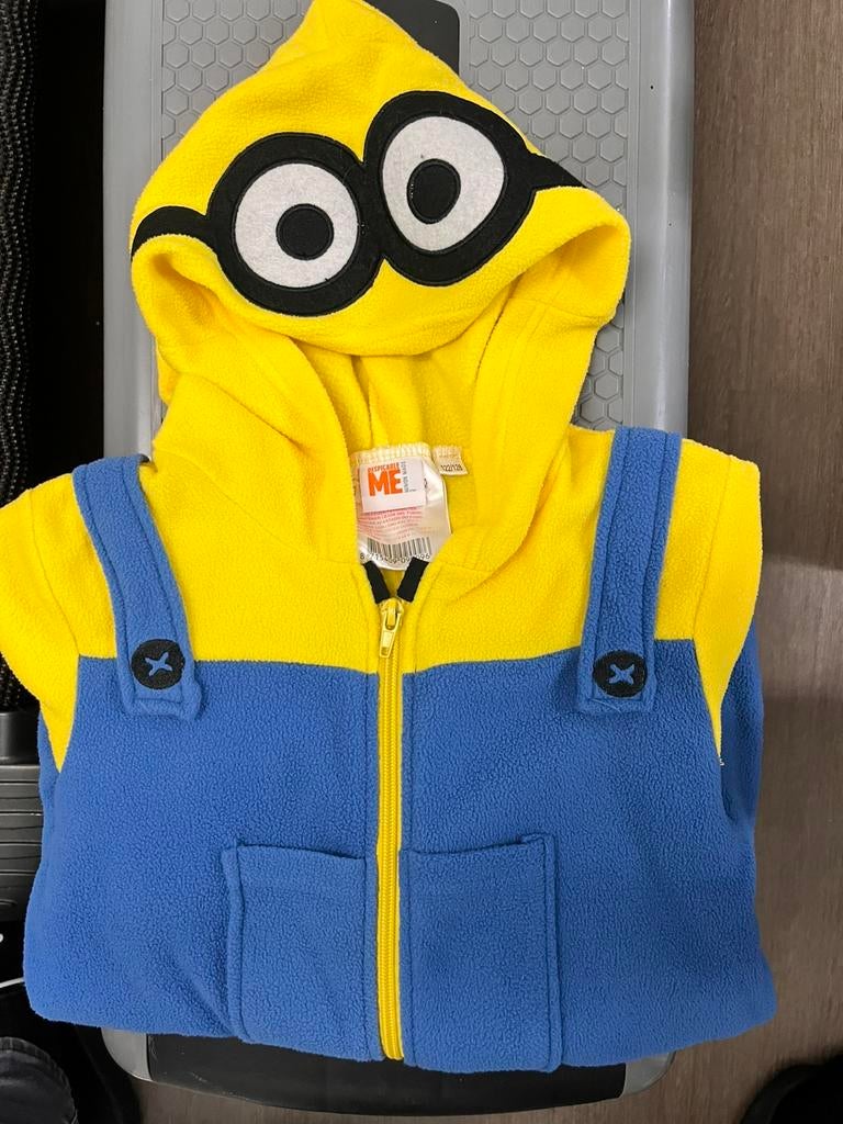 Carnavalspakje minions, Ophalen, Gedragen