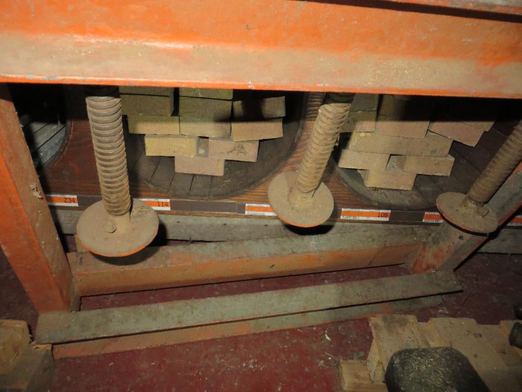 ancienne presse à bois/formica, Enlèvement