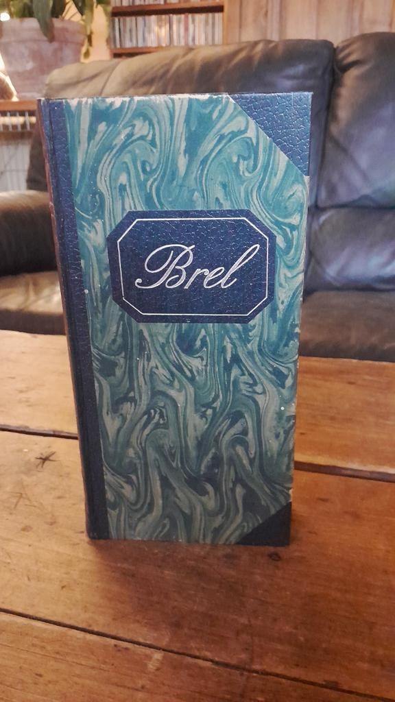 Coffret cassettes Jacques Brel, Originale, Avec boîte de rangement, étagère ou coffret, Enlèvement, Utilisé