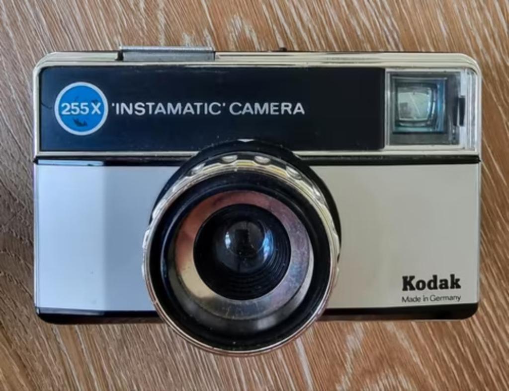 Kodak instamatic 255X camera met originele hoes, Ophalen of Verzenden, Gebruikt, Kodak