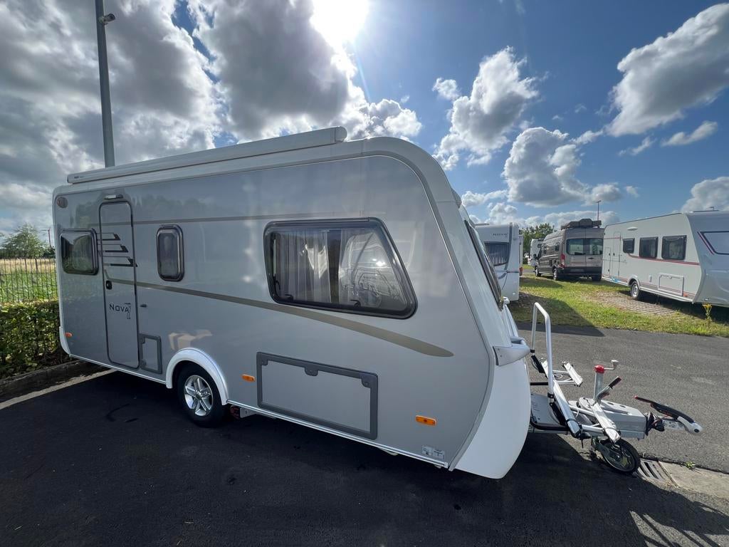 Eriba Nova Light 470 PROMO  met lengte bedden, 2 aparte bedden, Rondzit, Bedrijf, 750 - 1000 kg