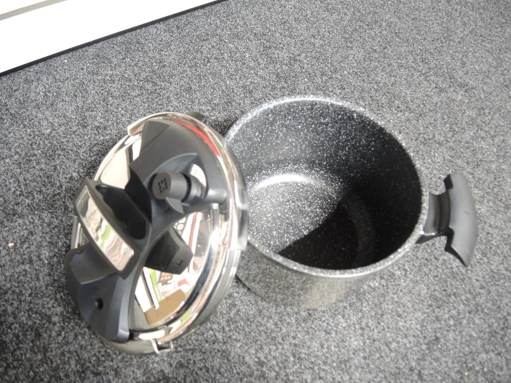 Snelkookpan inox 6 L nieuw!, Huis en Inrichting, Keuken | Potten en Pannen, Inox, A, Nieuw, Ophalen of Verzenden