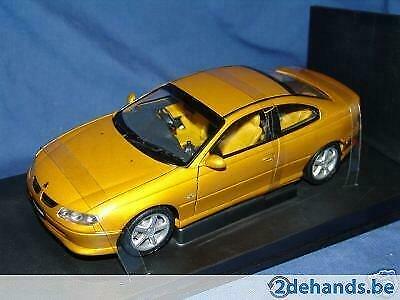 1:18 Autoart Holden Commodore VT Coupe gold, Ophalen of Verzenden, Zo goed als nieuw, Auto