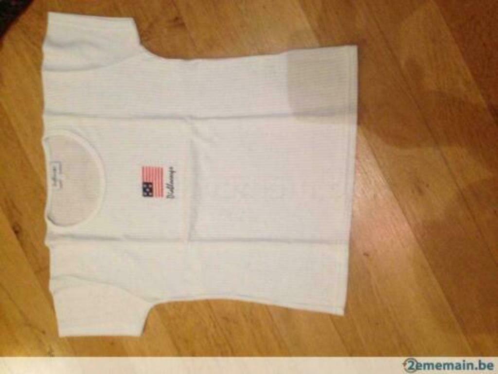 t-shirt drapeau américain, Enlèvement