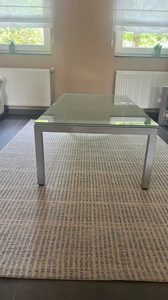 Salontafel met metalen frame en glazen tafelblad voor 30 €, Huis en Inrichting, Tafels | Salontafels, Ophalen, Gebruikt