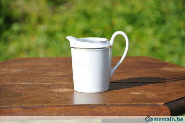 petit pot au lait porcelaine Baudour blanc et or, Antiquités & Art, Enlèvement ou Envoi