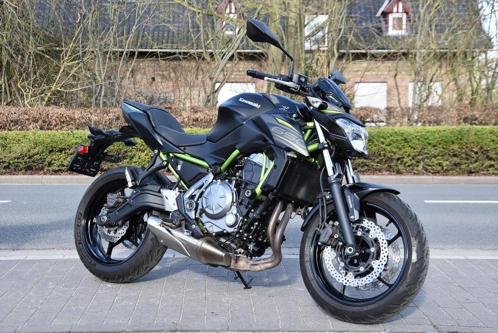 KAWASAKI - Z650 - ALS NIEUW, 2 cilinders, Bedrijf, Meer dan 35 kW, ABS