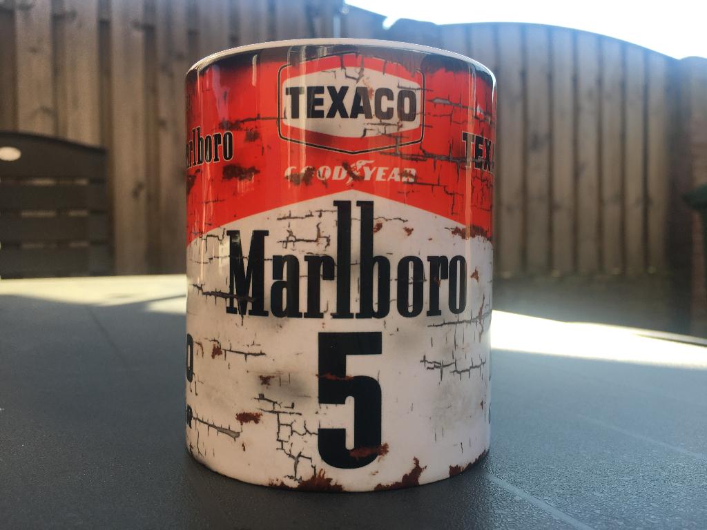 Emerson Fittipaldi McLaren mok Vintage olie F1 Marlboro, Enlèvement ou Envoi, Neuf, ForTwo