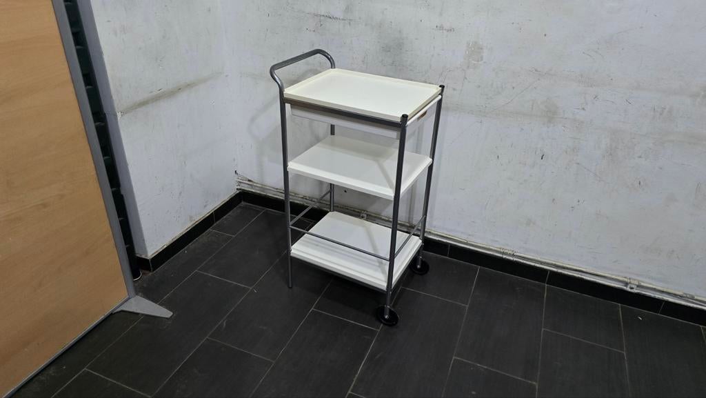 bygel witte roltafel Omschrijving: Onderstel: staal, a