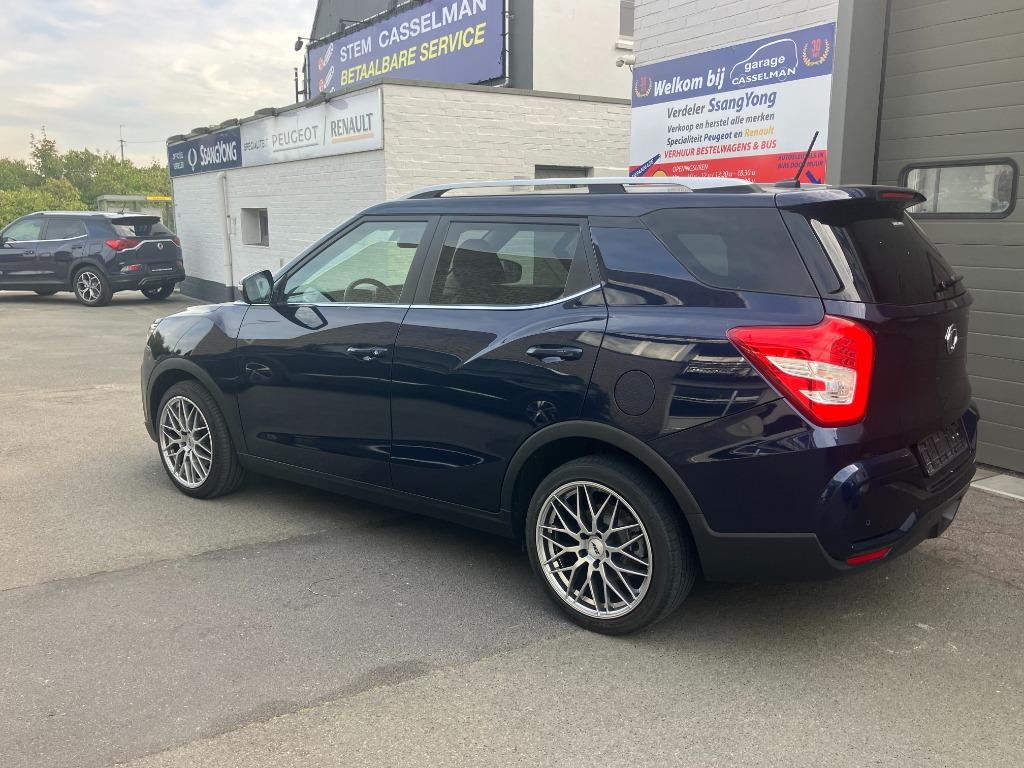 ruime wagen in automaat, Autos, SsangYong, Cuir, Achat, 140 g/km, Euro 6