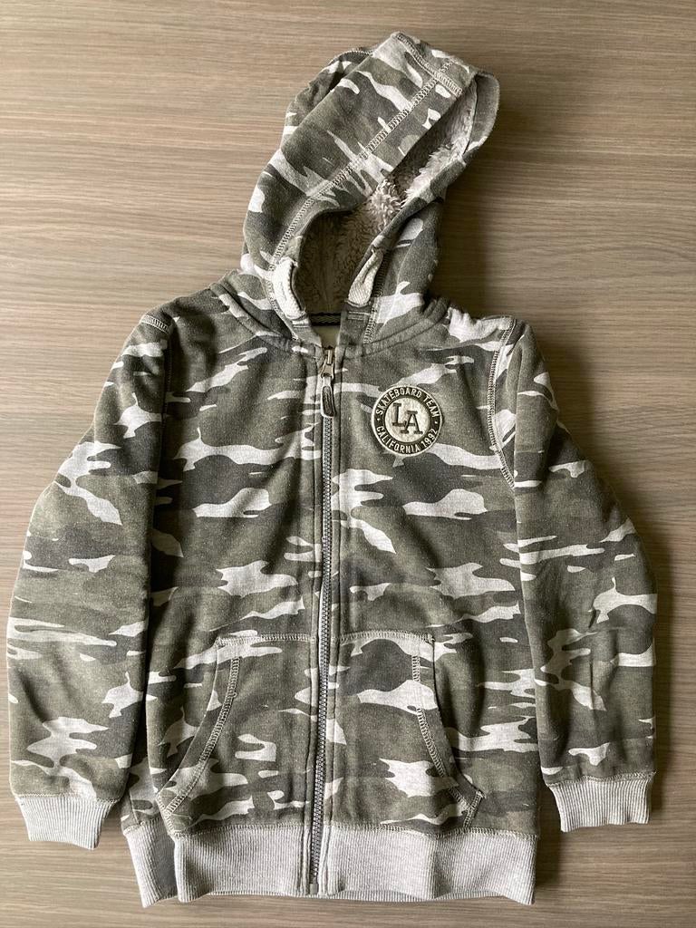 Hoody camouflageprint - maat 134 - C&A, Ophalen of Verzenden, Gebruikt, Jongen, Trui of Vest