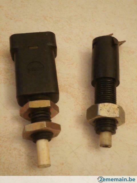 Contacteur feux stop universel pour auto (2 cosses), Gebruikt