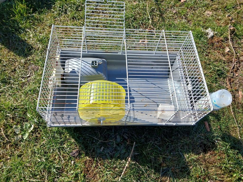Plusieurs  cages  à vendre 0496 81 16 60, Animaux & Accessoires, Rongeurs & Lapins | Cages & Clapiers, Enlèvement ou Envoi, Comme neuf