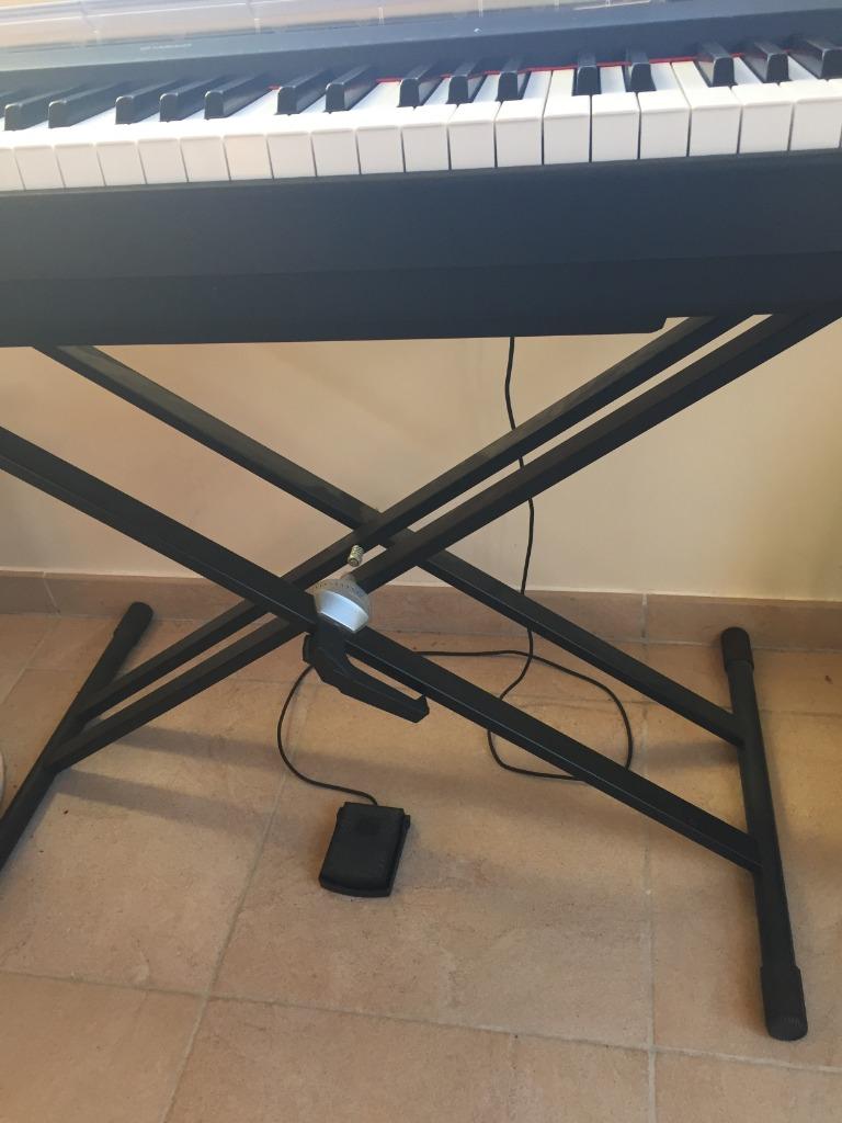 Yamaha P95 Piano numérique, avec support (statif), Enlèvement ou Envoi, Comme neuf, Digital, Piano