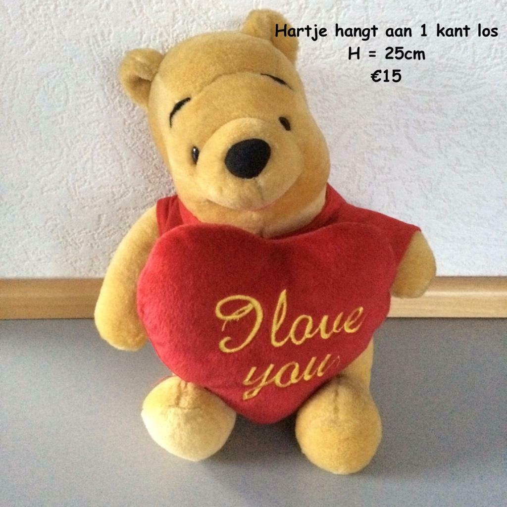 Knuffel Winnie The Pooh met hartje, Verzamelen, Ophalen of Verzenden, Winnie de Poeh of vrienden, Zo goed als nieuw, Knuffel