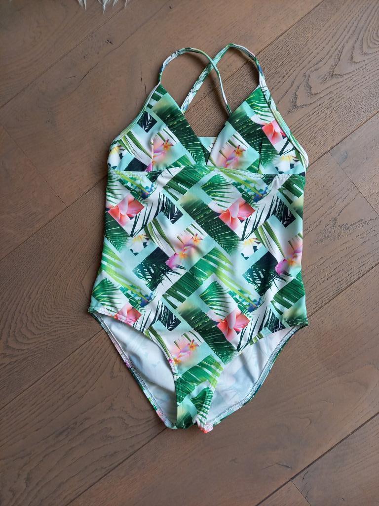 Maat 140 / 146 : badpak Olaian exotische print mooie staat, Ophalen of Verzenden, Zo goed als nieuw, Meisje, Sport- of Zwemkleding