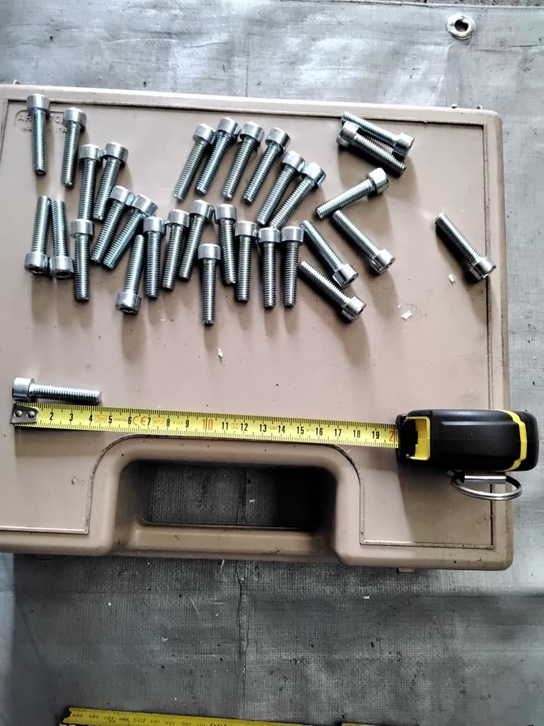 Allerlei bouten, Ophalen, Nieuw, Inox
