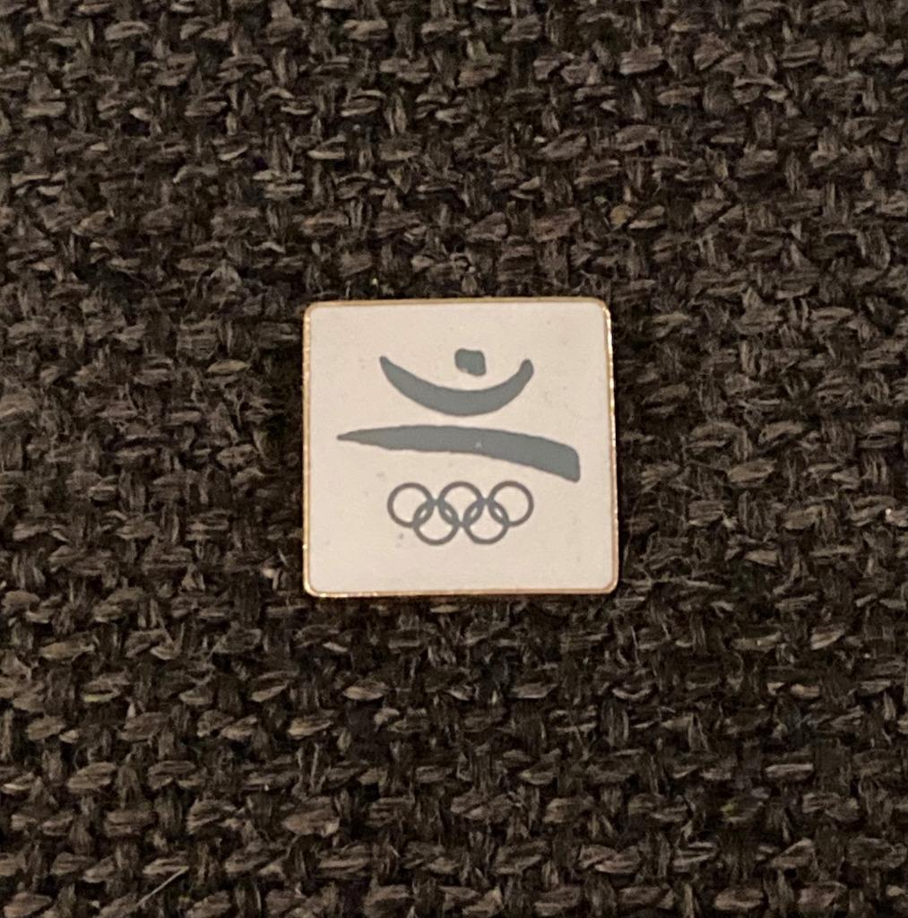 PIN - OLYMPISCHE SPELEN - JEUX OLYMPIQUES, Verzamelen, Speldjes, Pins en Buttons, Verzenden, Gebruikt, Sport, Speldje of Pin