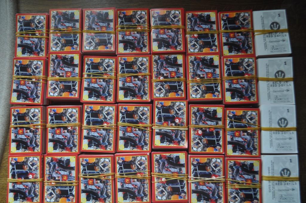 PANINI 54 COMPLETE SETS VAN 320 STICKERS  EURO FRANCE 2016, Enlèvement ou Envoi, Comme neuf, Plusieurs autocollants