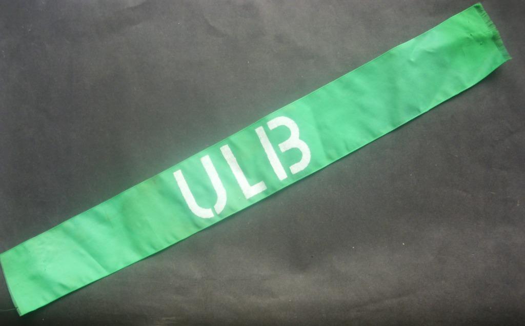 Brassard de maintien de l'ordre ULB 1976 du cortège St-V, Collections, Objets militaires | Général, Autres, Envoi