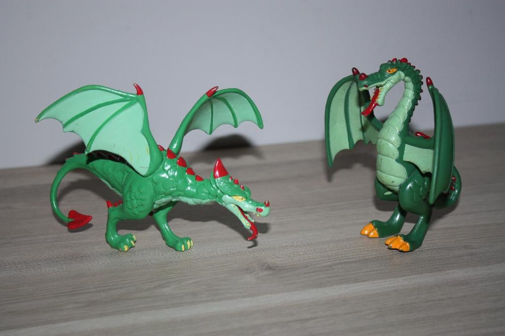2x draak Efteling sprookjesbos , figuren +- 10 cm hoog, Enlèvement ou Envoi, Comme neuf, Statue ou Poupée