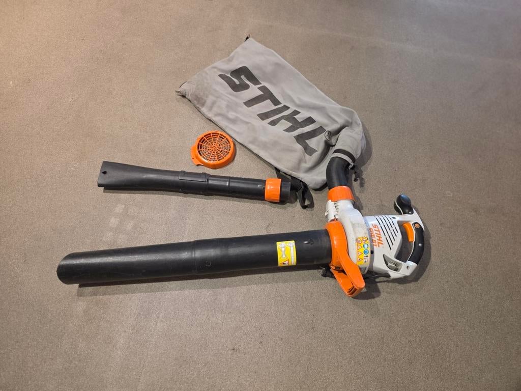 Stihl SHE 81 pour la mise en page ou les pièces, Jardin & Terrasse, Souffleurs de feuilles, Stihl, Avec sac de ramassage, Électrique