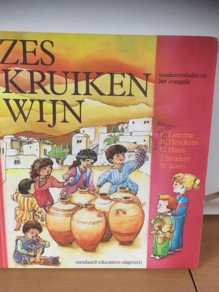 'Zes kruiken wijn': godsdienst boek voor kleuterleerkrachten, Ophalen of Verzenden, Zo goed als nieuw, Christendom | Katholiek