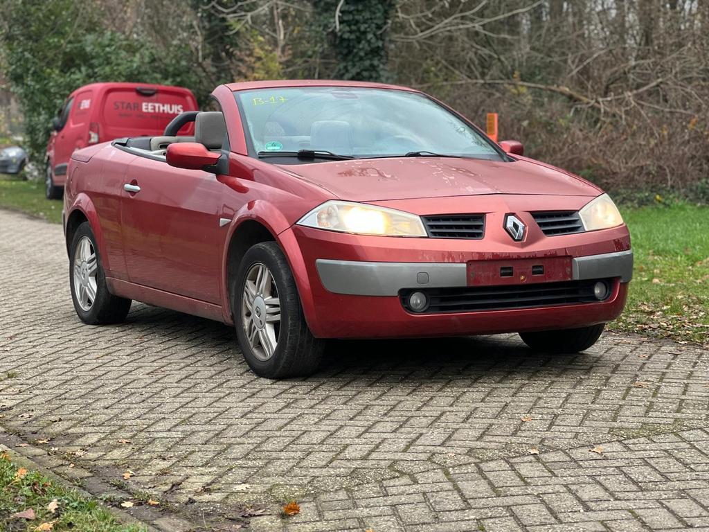 Renault megane Cabrio 1.6 Essence 2007 1250€, Rouge, Achat, Entreprise, Cabriolet