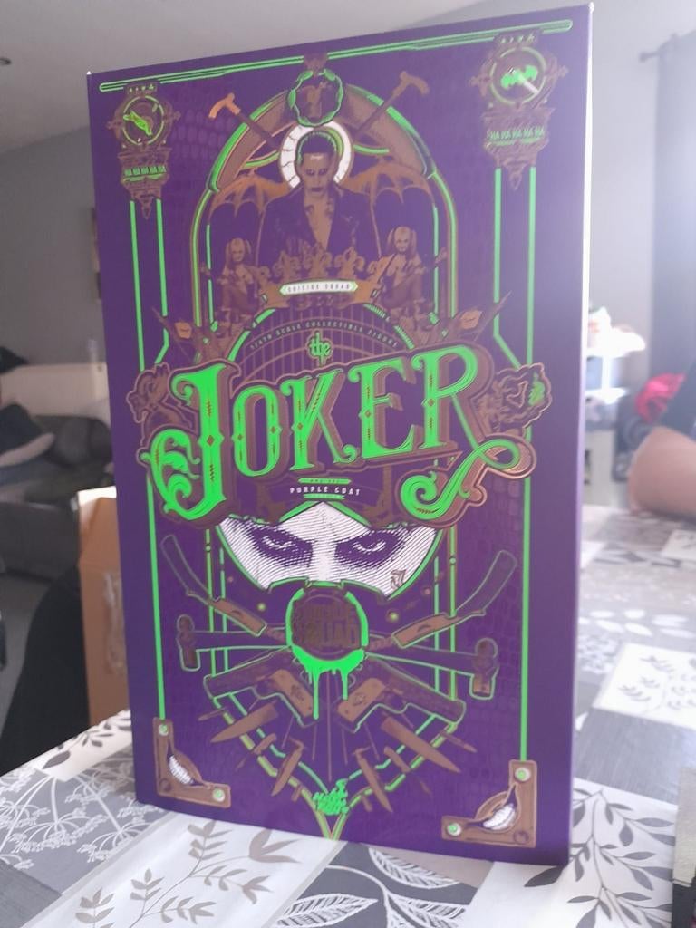 Hot toys joker suicide squad, Verzamelen, Ophalen of Verzenden, Zo goed als nieuw, Actiefiguur of Pop