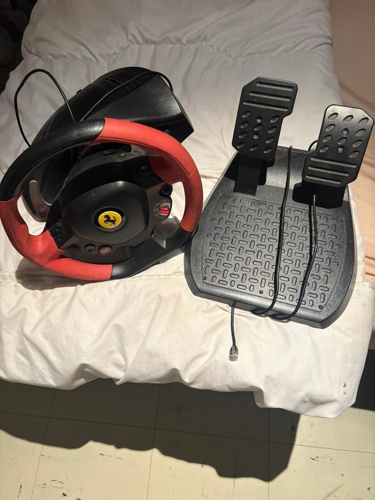 Xbox one /series s&x thrustmaster ferrari stuur met pedalen, Ophalen of Verzenden, Gebruikt, Controller, Xbox One