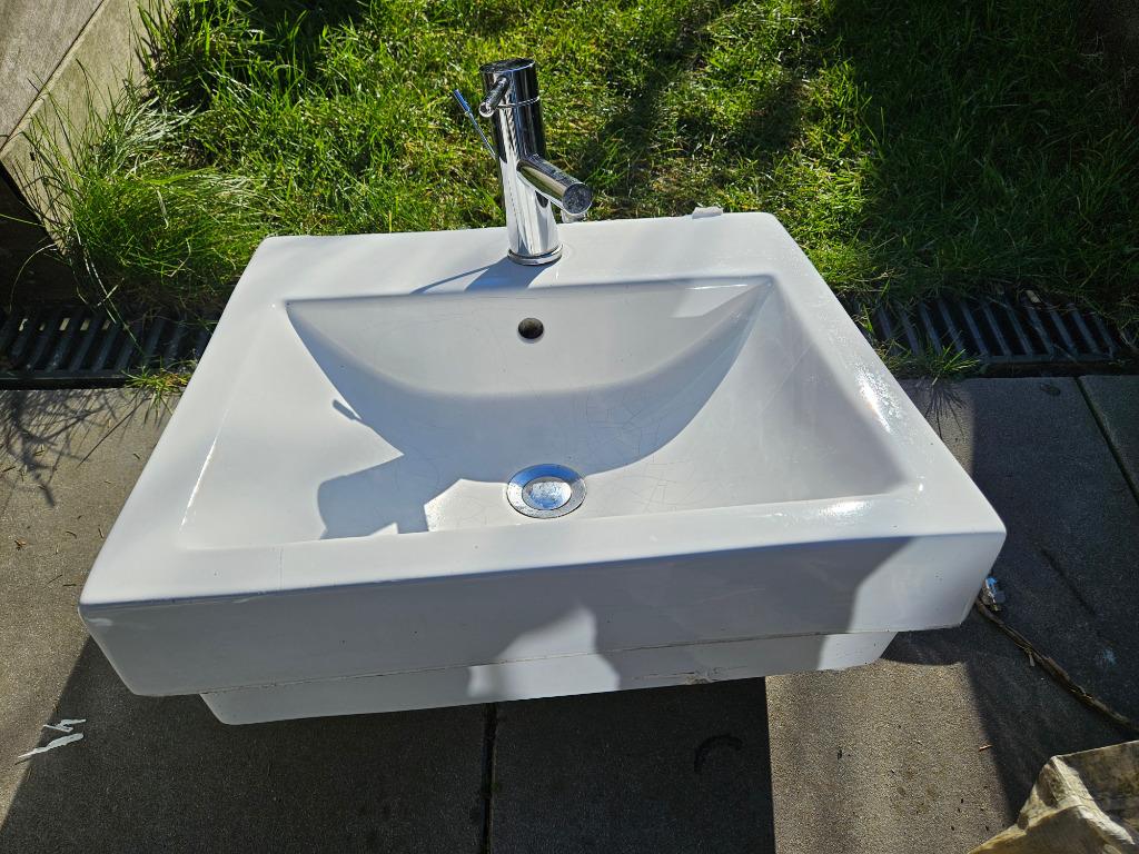 opbouwlavabo met kraan, Doe-het-zelf en Bouw, Ophalen, Gebruikt, Chroom, Kraan