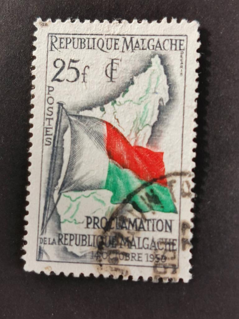 Madagascar 1959 - Onafhankelijke Republiek vlag, landkaart, Postzegels en Munten, Postzegels | Afrika, Ophalen of Verzenden, Overige landen