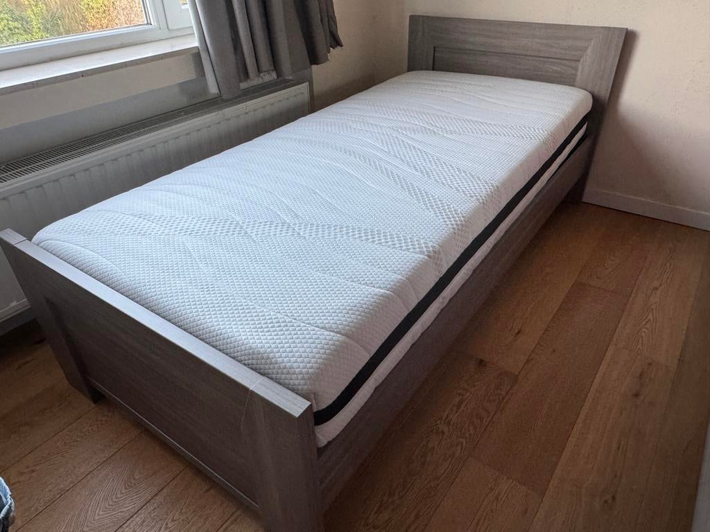 Lit + sommier + matelas 90x200, Enlèvement, Comme neuf