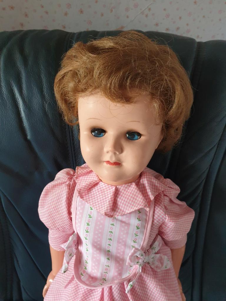 Unica pop   ,Belgisch  ,55 cm, Verzamelen, Poppen, Ophalen of Verzenden, Zo goed als nieuw, Pop