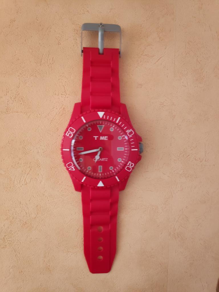 Wandklok 60cm van het merk TIME, Ophalen of Verzenden, Zo goed als nieuw, Analoog, Wandklok